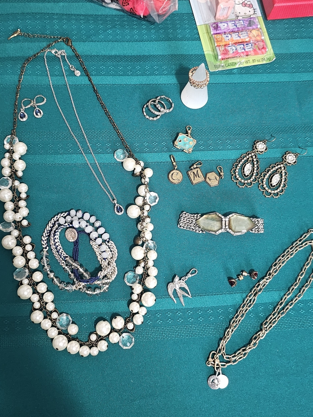 Assorted Womens Necklace and Jewelry Set in White and Blue